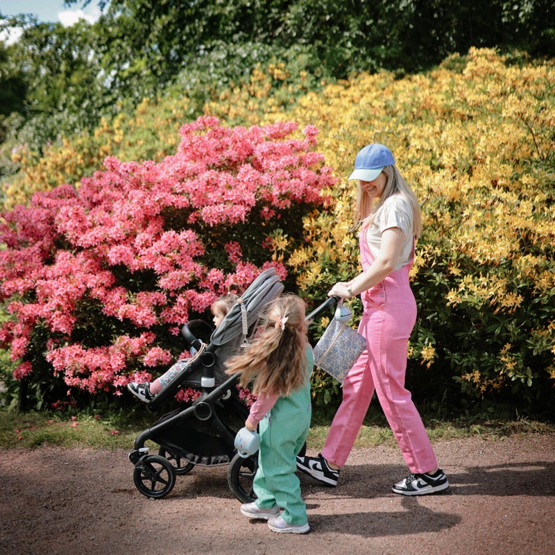 mushie Water Resistant Wet Bags | Large & Small Reusable Storage Bag for Baby Items and Travel | Zippered Pockets with Handle | Machine Washable, Set of 2 (Rainbows) - Image 5