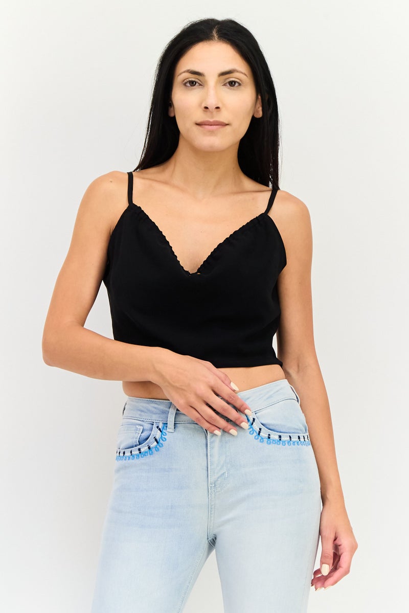 FOREVER 21 تي شيرت بلا أكمام على شكل حرف V للنساء، أسود - Image 1