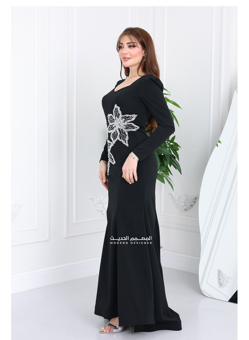 مودرن ديزاين فستان سهرة مطرز أنيق فستان يخطف الأنظار ويجمع بين الرقي والفخامة، فستاننا المصنوع من خامة الكريب هو خيارك الأول - Image 2