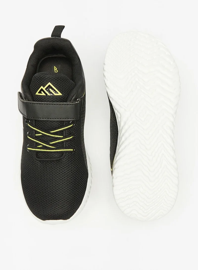 OAKLAN Textured Low Ankle Sneakers with Hook and Loop Closure