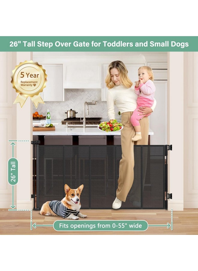 BETERTEK بوابة كلب قابلة للسحب بارتفاع 26 بوصة معززة لتجاوز عرض 55 بوصة، بوابة شبكية قصيرة للأطفال، بوابة قابلة للسحب للباب، بوابة خارجية منخفضة، بوابة حيوانات أليفة صغيرة للسلم، بوابة جرو للمنزل - Image 2