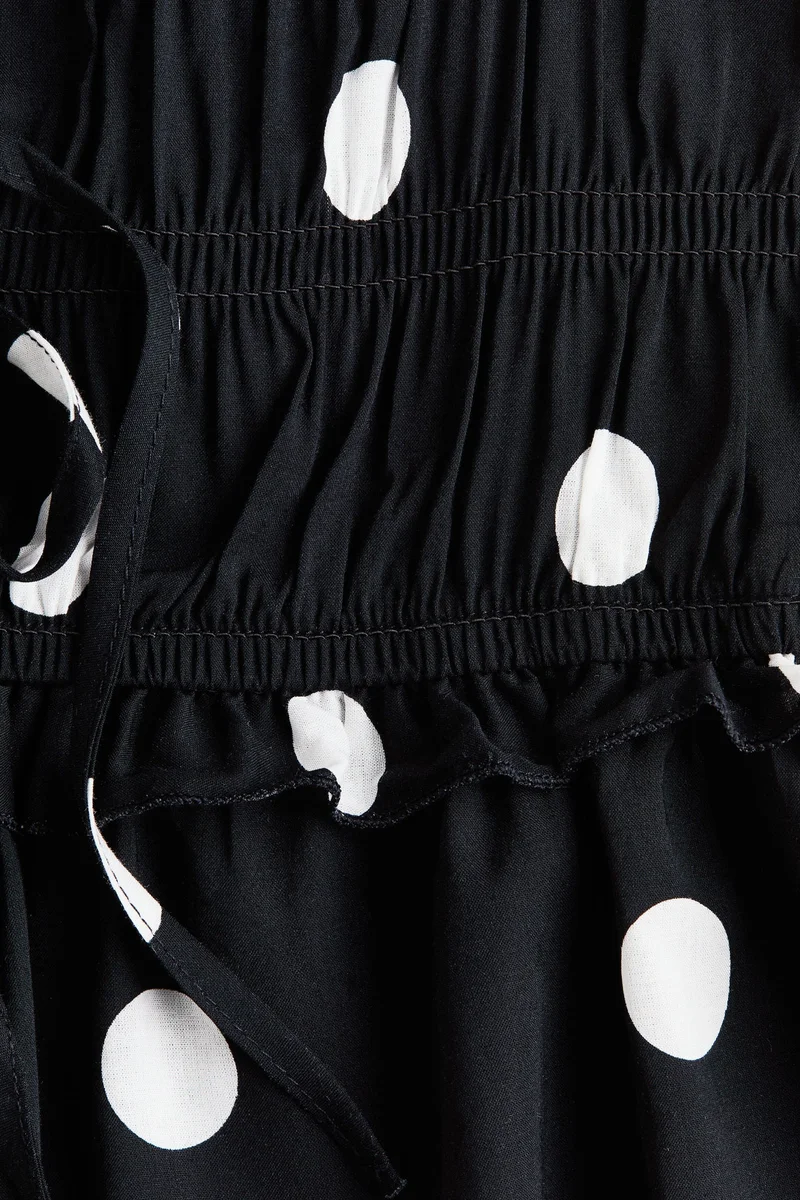 اتش اند ام بلوزة مكشكشة بتفاصيل أربطة