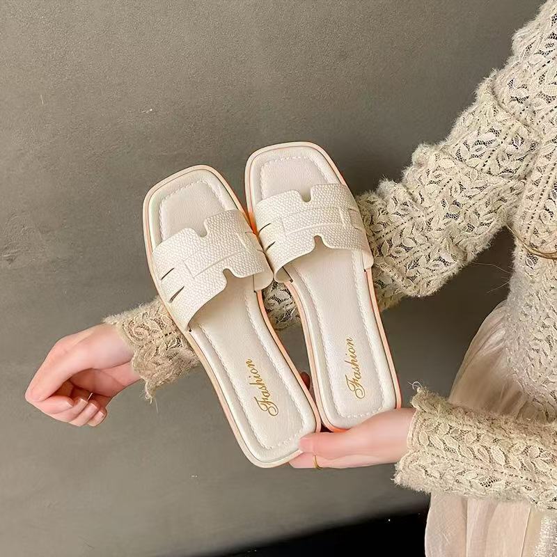 Cross-Border Popular One-Line Outer Wear for Women Summer 2025 Versatile Beach New Fashion Slippers Flat Fairy Soft Bottom Off-white - Image 1