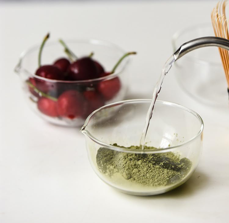 mocrcrel Glass Matcha Bowl With Pouring Spout, Ceremonial Mixing Chawan, 4.5 in, Clear Japanese Style Matcha Green Tea Cup, Hammer Spouted Matcha Mixer，Matcha Bowls，Glass, transparent, no lines (370ML) - Image 4