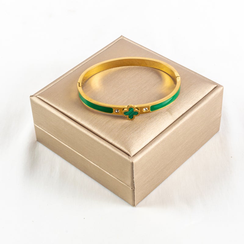 أسورة أستانليس ستيل ذهبي شكل زهرة البرسيم خضراء - Image 1