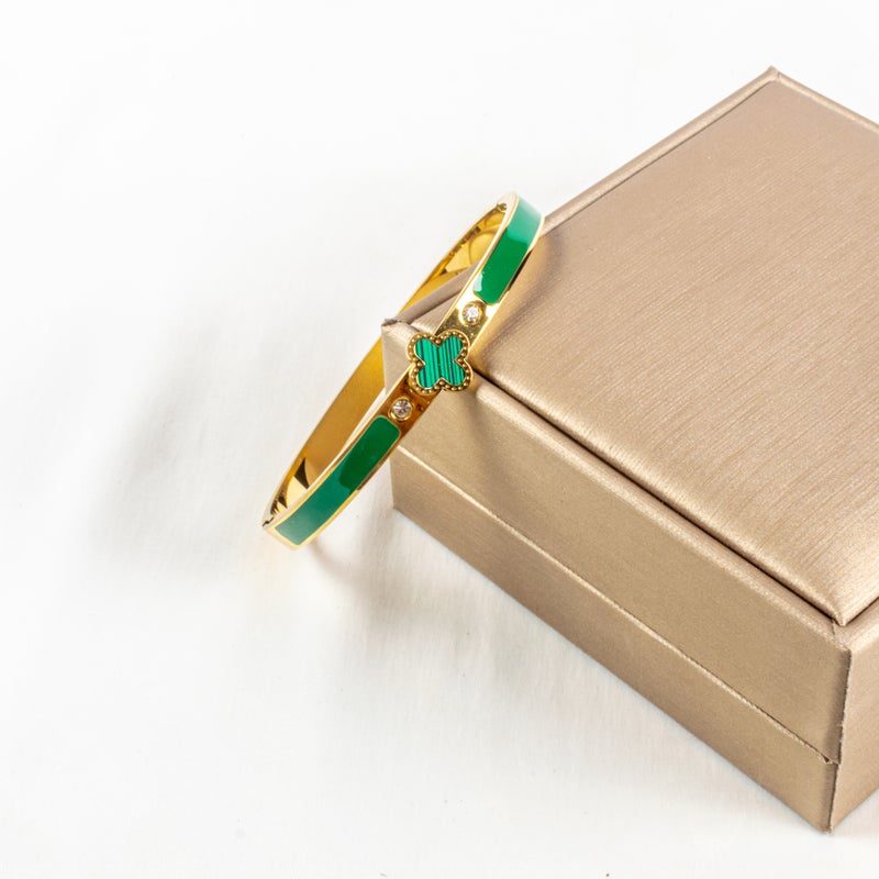 أسورة أستانليس ستيل ذهبي شكل زهرة البرسيم خضراء - Image 2