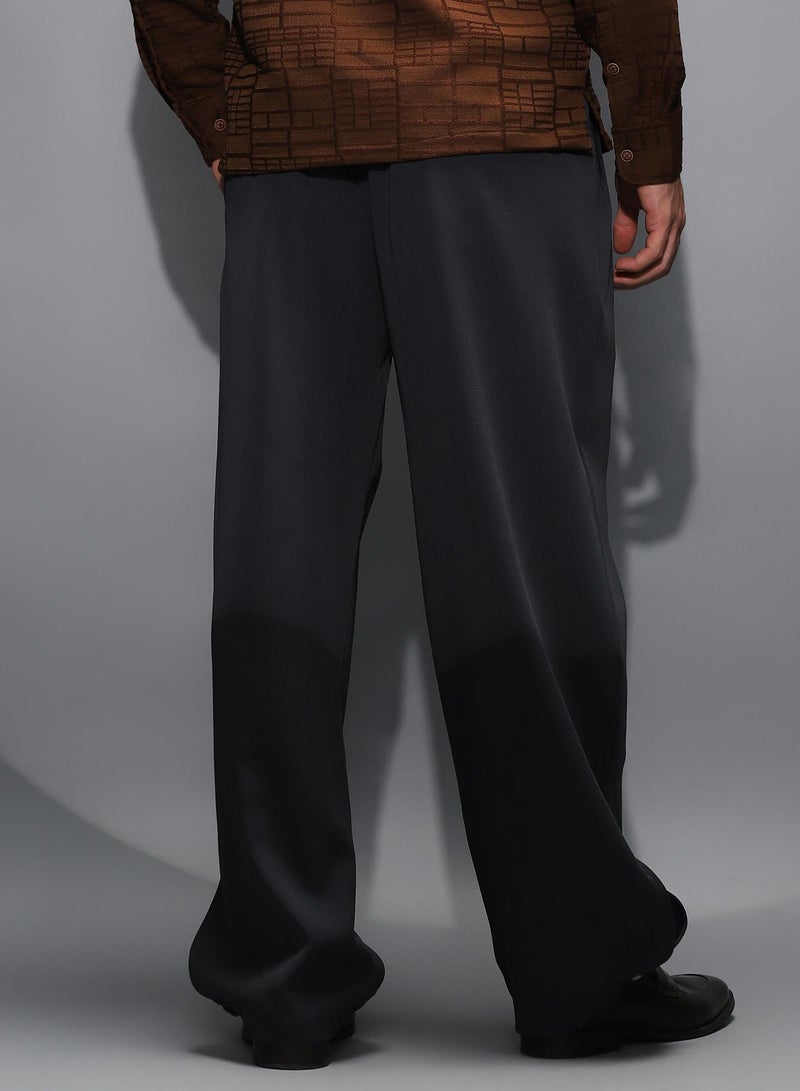 Campus Sutra Men's Charcoal Grey Pleated Cuffed Trousers For Casual Wear | Mid-Rise | Relaxed Fit | Button Closure | Trousers Shirt Crafted With Comfort Fit For Everyday Wear  - Image 5