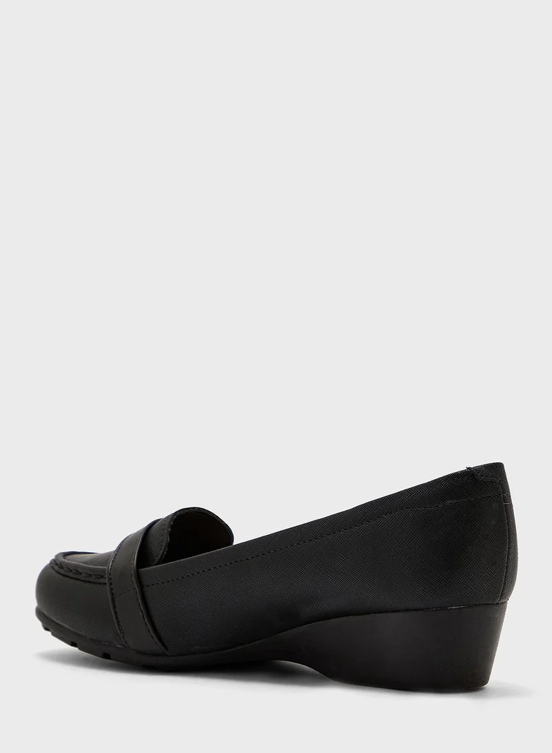 MODARE Harlow Flat Moccasins