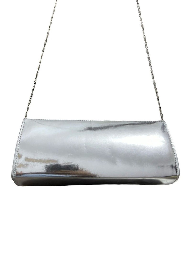 Vbranda Elegant and sleek, this structured evening clutch features VS-43-SILVER - Image 5
