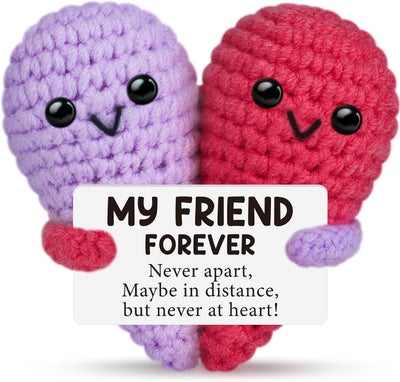 Happy Threads Best Friend Heart Pair Plush with Friendship Message Card, Handmade Crochet Best Friend Keepsake, Cute Desk & Shelf Décor, Friendship Gift for Best Friends & Long-Distance Friends