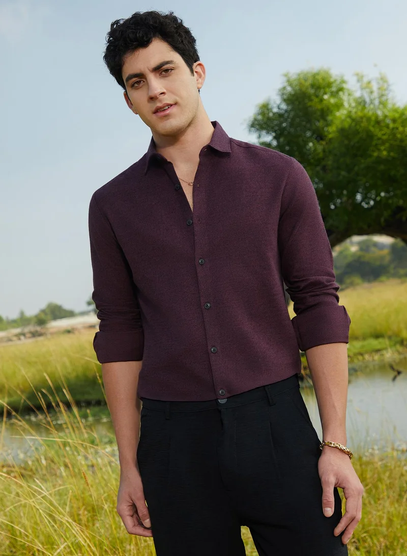 Campus Sutra Campus Sutra Men's Wine Red Solid Cotton Shirt For Casual Wear | Spread Collar | Long Cuffed Sleeves | Button Closure | Shirt Crafted With Comfort Fit For Everyday Wear