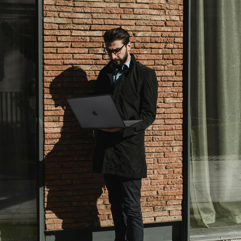 BlueSwan حافظة صلبة مضادة للتشقق من بلو سوان متوافقة مع ماك بوك برو 13 بوصة، M2/M1 2025 2022-2017 A2338 A2289 A2251 A2159 A1989 A1706 A1708، واقي TPU ناعم مضاد لبصمات الأصابع، أسود مطفي - Image 5