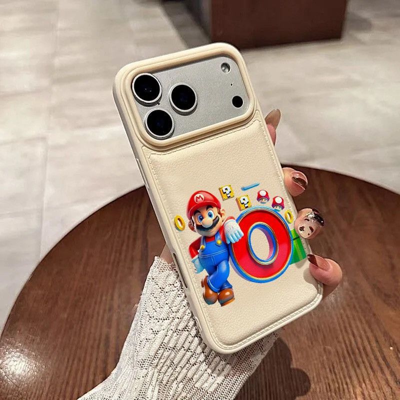 جراب هاتف Apple iPhone 17 Pro Max بتصميم كرتوني أبيض يضم رجلاً صغيراً يرتدي قبعة حمراء؛ جراب واقٍ مقاوم للصدمات
