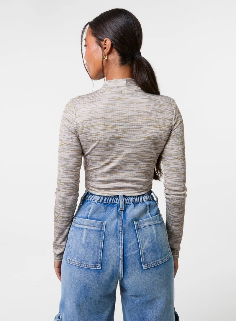 بينك فانيلا بلوزة قصيرة بأكمام طويلة وياقة عالية بنقوش فضائية