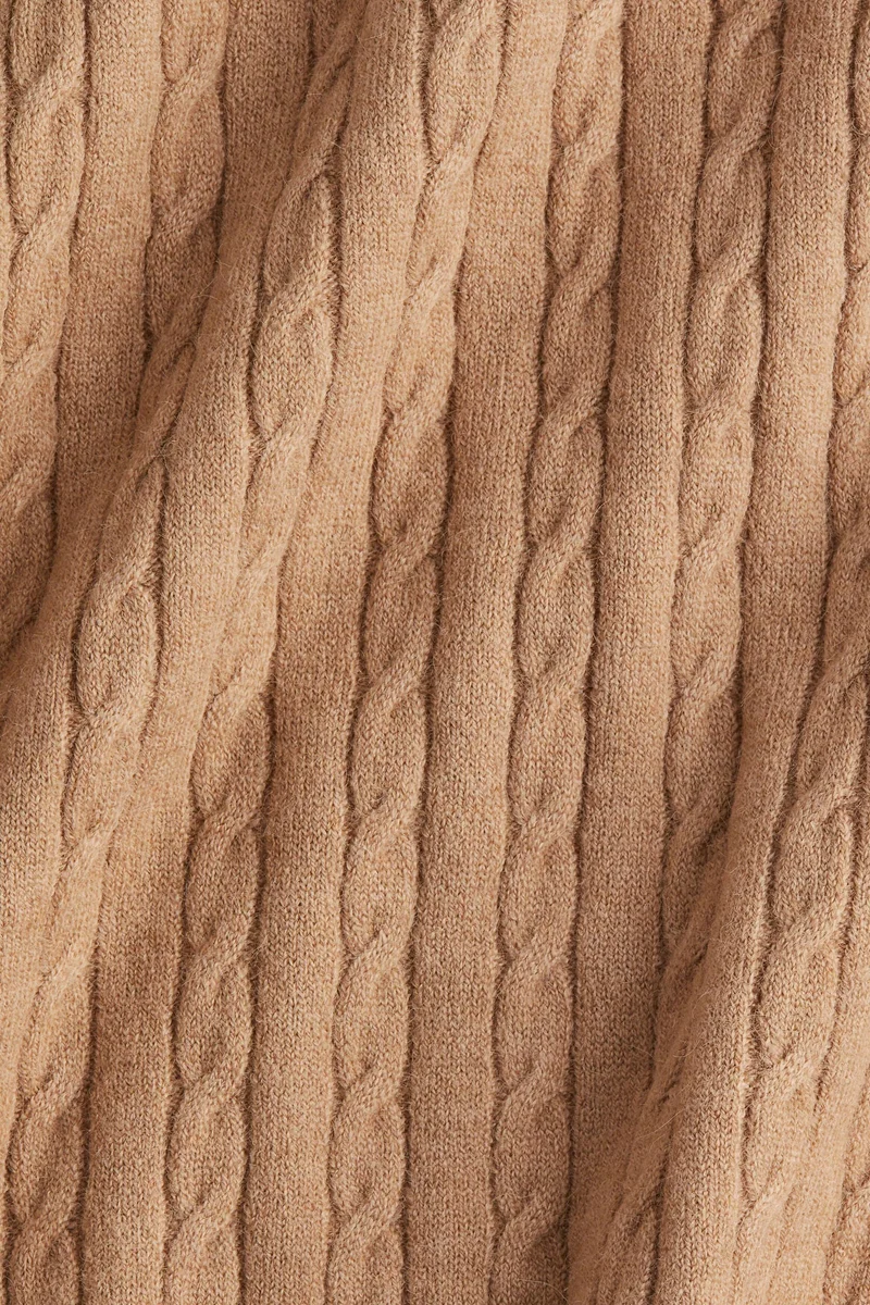 اتش اند ام كنزة محبوكة