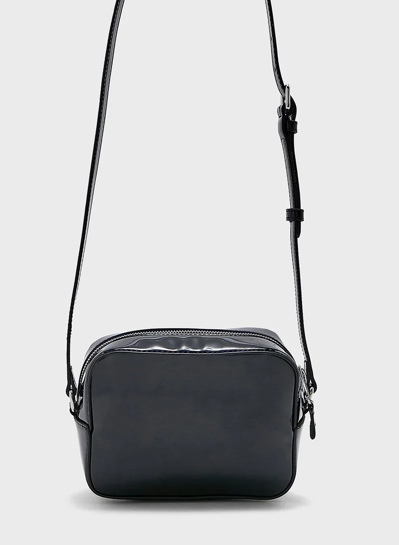 TOMMY JEANS Must Patent Crossbody Bag