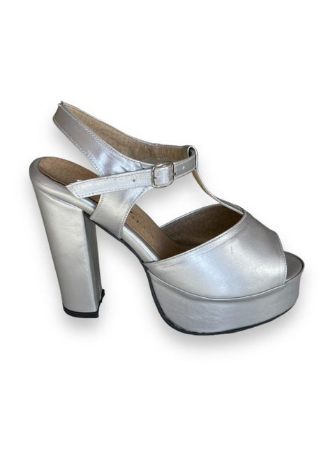 High Quality Leather Sandal With Elegant Design And 9 Cm Heel-silver