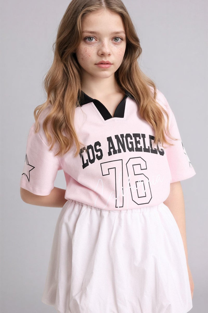 ديفاكتو تيشيرت بولو نص كم بطبعة شعار اوفر سايز - Image 4