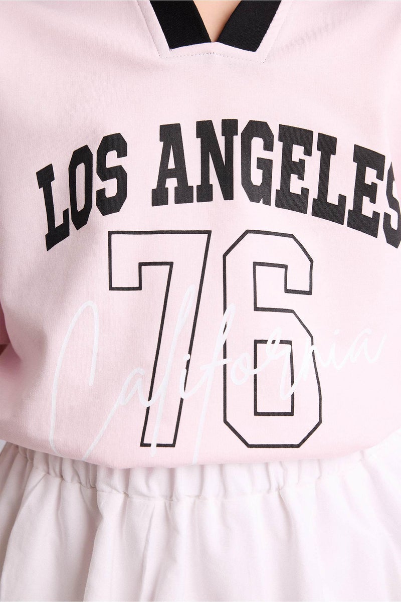 ديفاكتو تيشيرت بولو نص كم بطبعة شعار اوفر سايز - Image 5