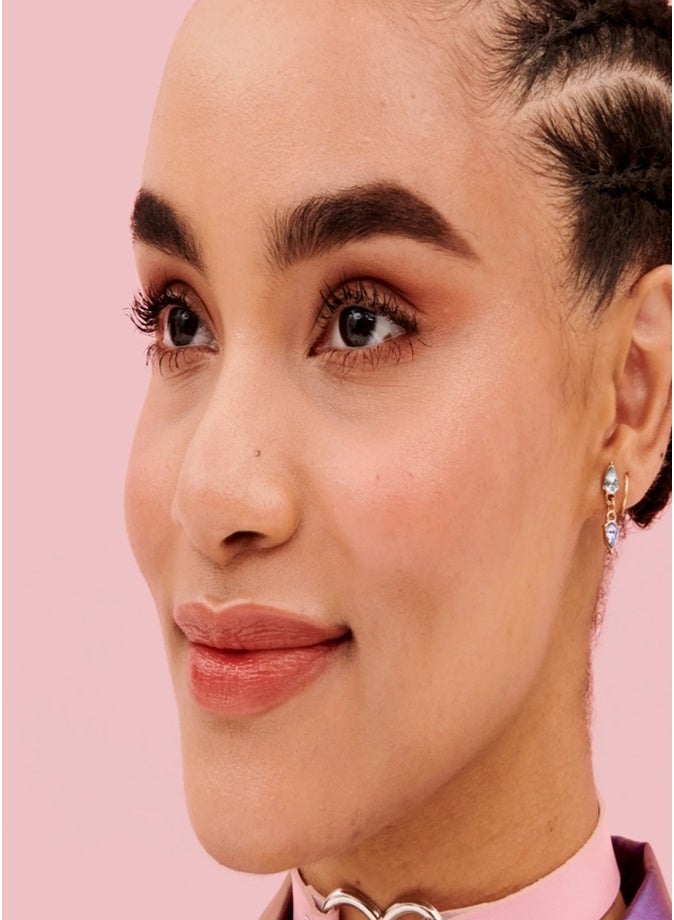 بينيفت مجموعة حواجب جولي براو من بينيفت - درجة ٣ بني فاتح دافئ | جل حواجب، قلم حواجب، ومثبت حواجب شفاف - Image 5