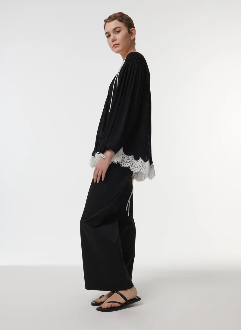 leem Smock Neck Lace Hem Top
