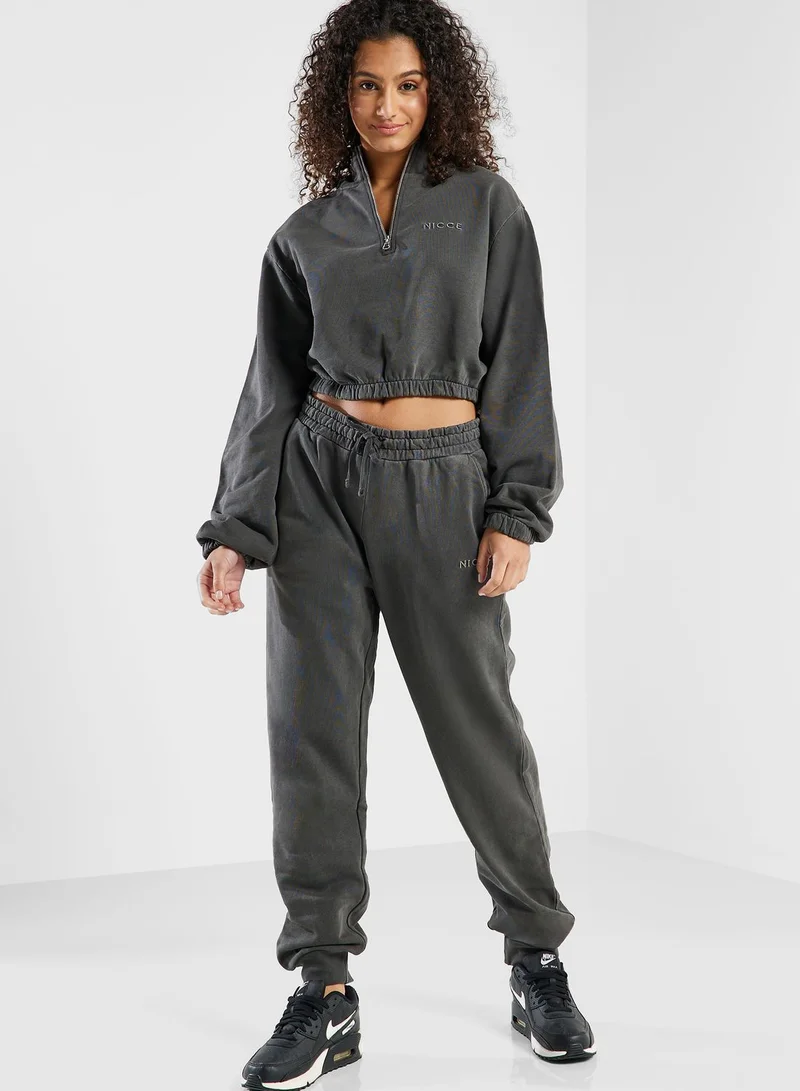 nicce london Garment Dye Ersa Cropped Sweatshirt