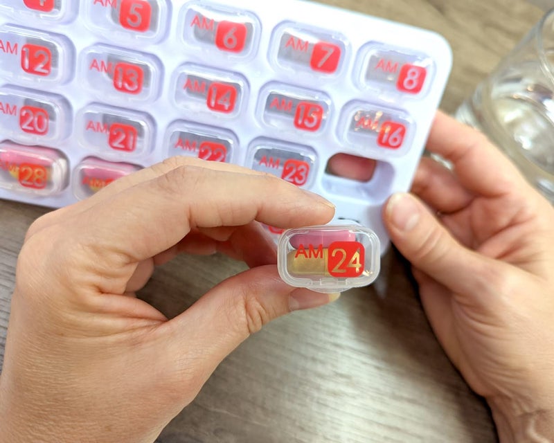 pill thing AM/PM Monthly Pill Organizer Tray with 31 Morning and Evening Daily Removable Pill Box Pods (Clear - AM/PM) - Image 3
