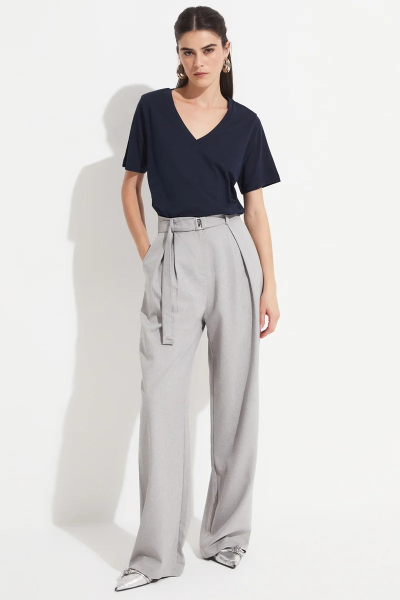 JUNE V-neck 100% Cotton Basic T-Shirt