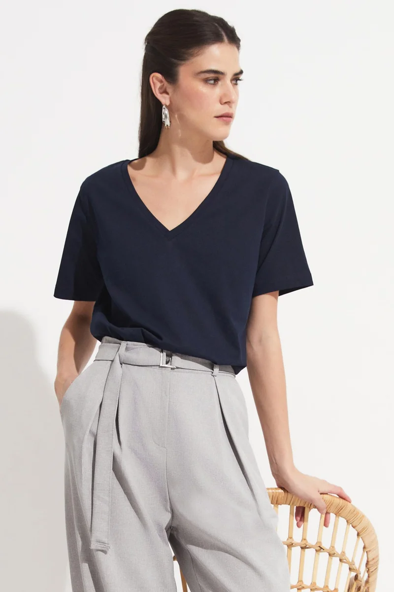 JUNE V-neck 100% Cotton Basic T-Shirt