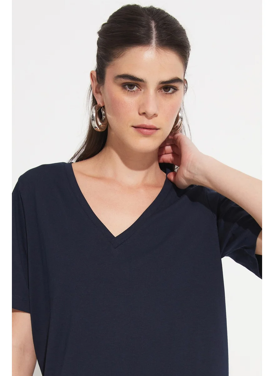 جون V-neck 100% Cotton Basic T-Shirt