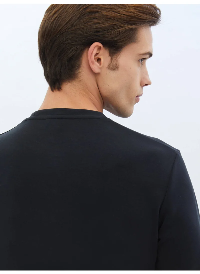 Kip Black Crew Neck Printed Sweatshirt