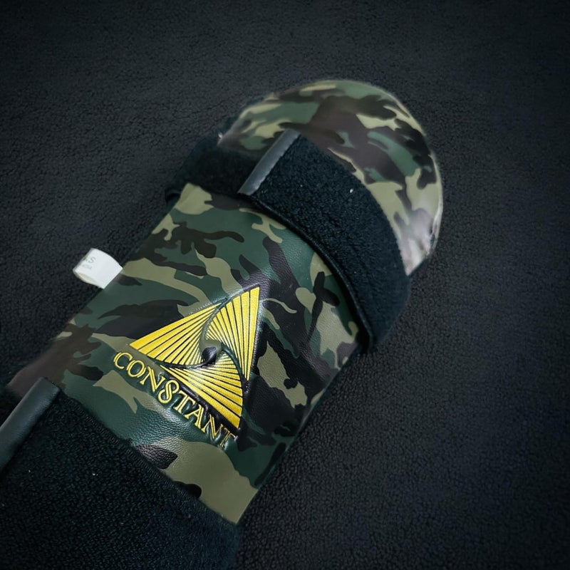 CONSTANT حارس ذراع الكريكيت ONE (مصنوع، جلد PU) (كامو، مقاس رجال) - Image 2