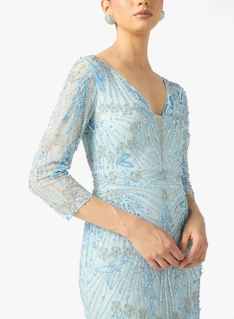 بيوت فستان ماكسي بأكمام طويلة وياقة على شكل حرف  مزين بالترتر من آيريس - Image 3