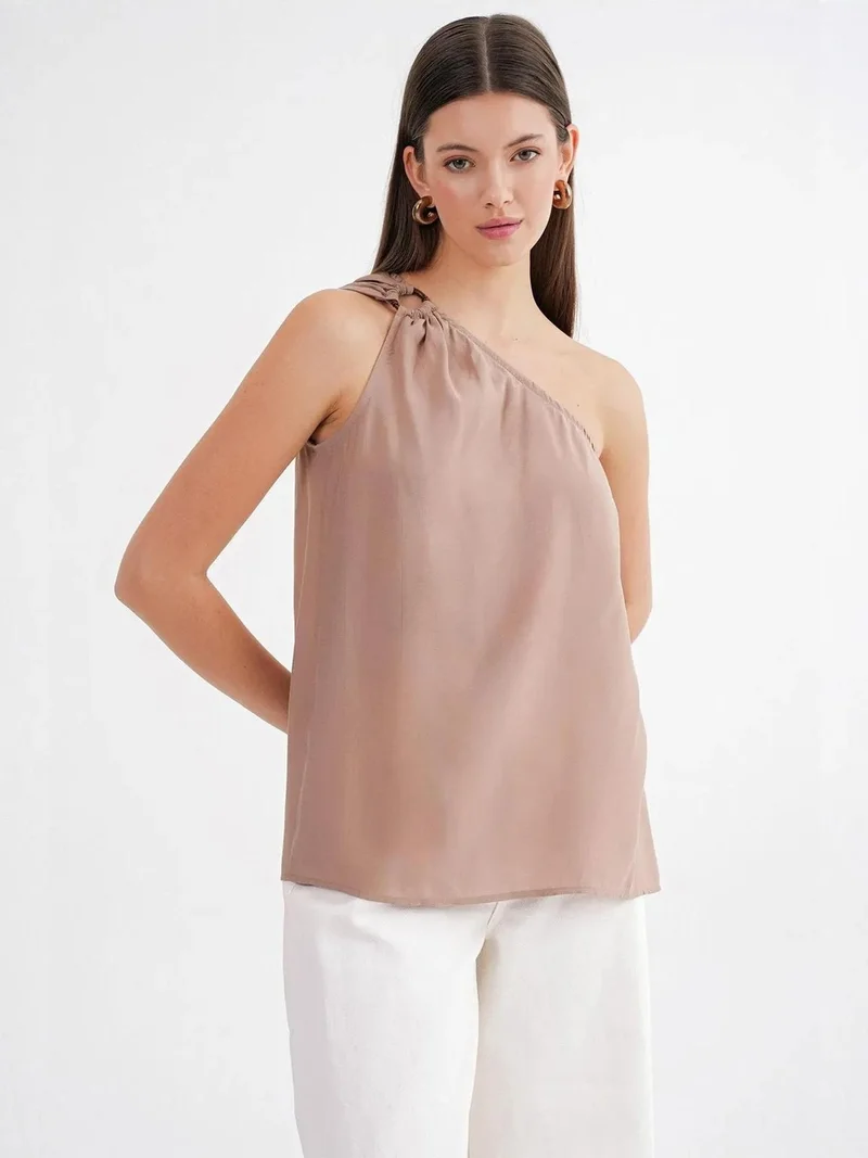 MixRay Mixray Asymmetrical Collar Accessory Detailed Top