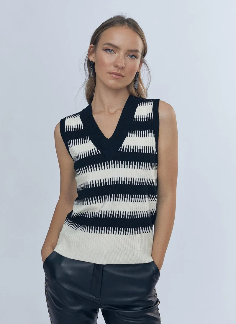 Lola Casademunt Two-tone knit top