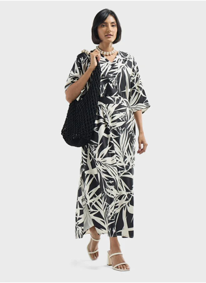 FAV Printed V- Neck Kaftan Dress