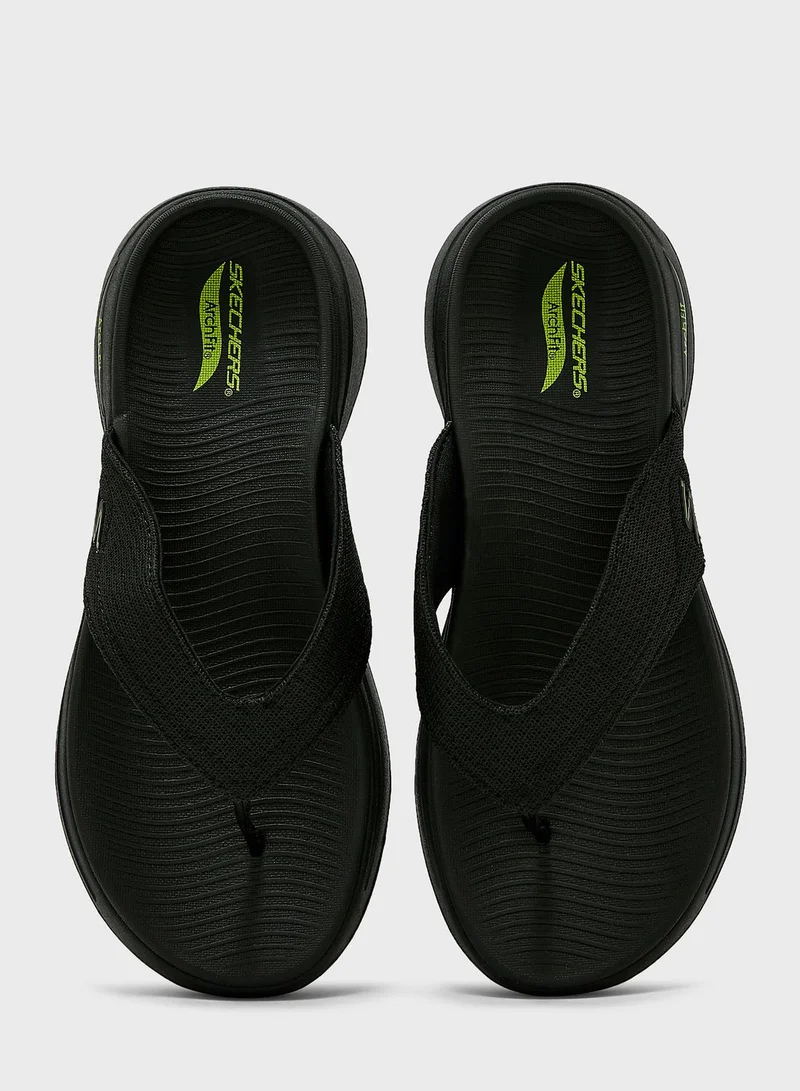 SKECHERS Go Walk Arch Fit Sandal