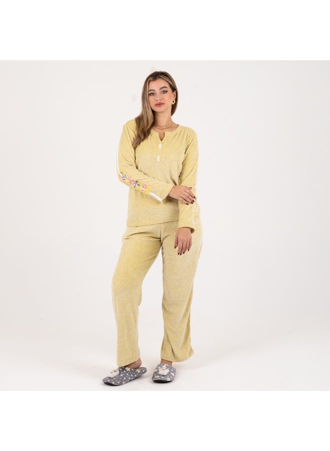 زيكوتكس  طقم بيجامة نسائي شتوي من قطعتين - قطيفة مطرزة بأكمام طويلة - أصفر فاتح (ليموني) - Image 1