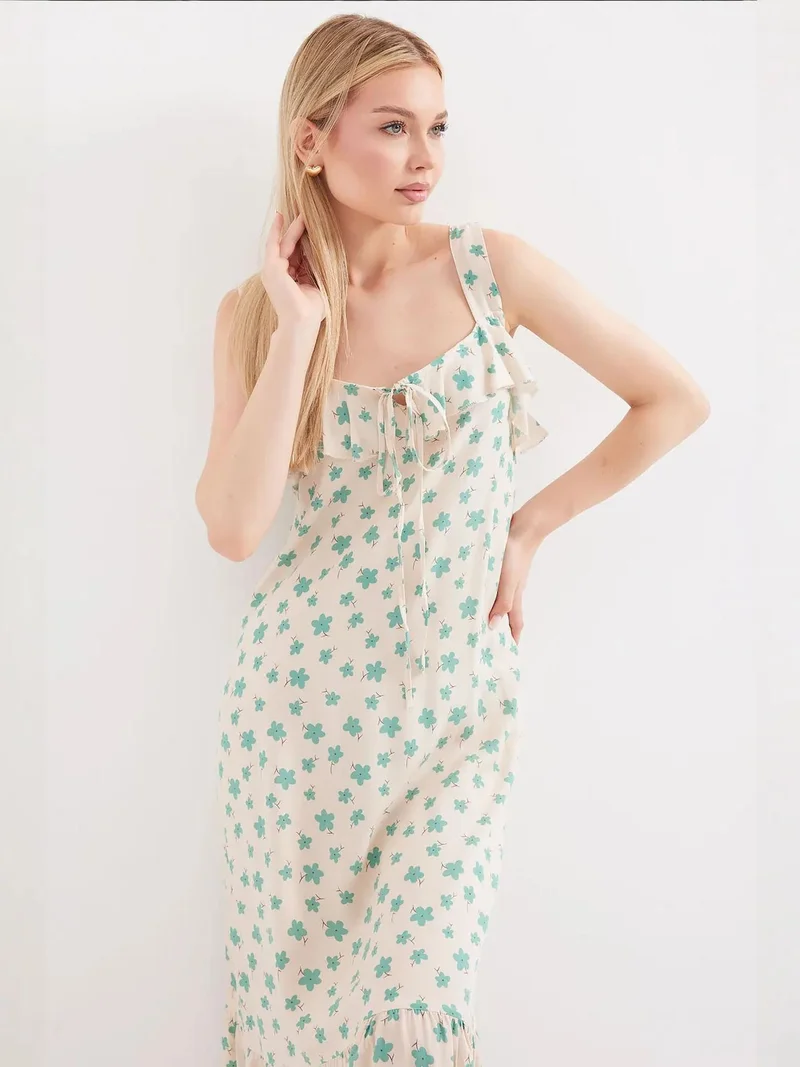 بيغ دارت فستان ماكسي بياقة مربعة وتفاصيل مكشكشة