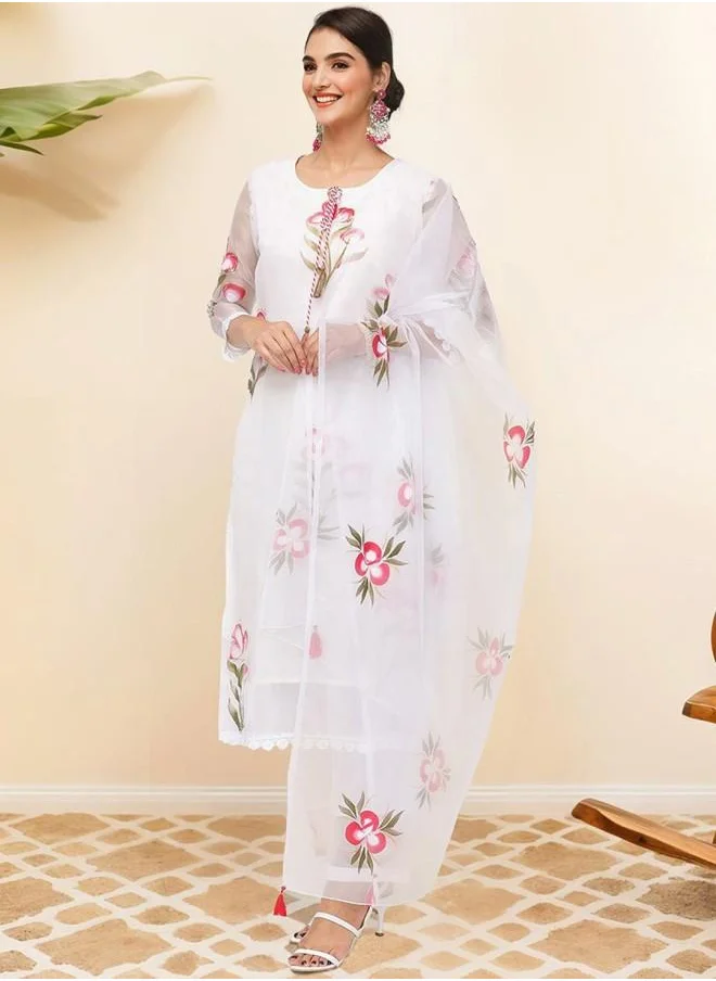 آي شين Embroidered Women Off White Rayon Kurta Set with Embroidered pattern Tunic and Palazzo features a Round neckline and Three-Fourth Sleeve secured with Elastic closure and styled in Straight Fit ideal for Festive moments — perfect for fashion-forward occasions.