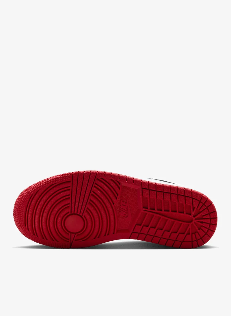 Jordan BLACK/WHITE-GYM RED JORDAN COURT CONNECT LOW BG for Men | Best Price UAE