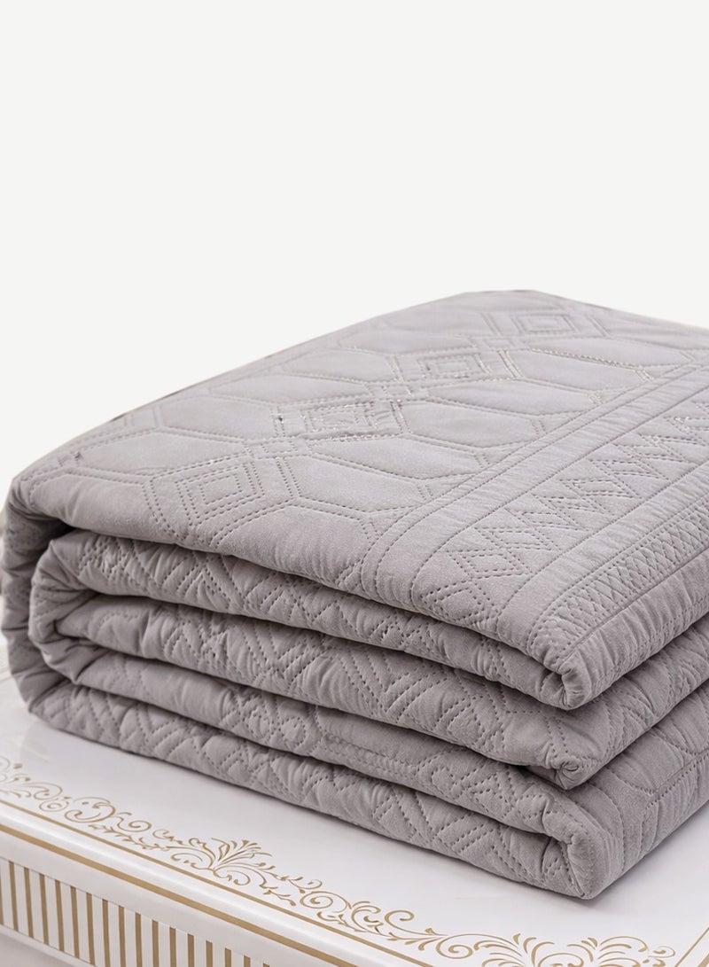 ميرال مفرش سرير نفرين سادة مضغوط – 6 قطع – لحاف محبوك 220×240 سم مع شرشف مغاط 200×200×30 سم - Image 4