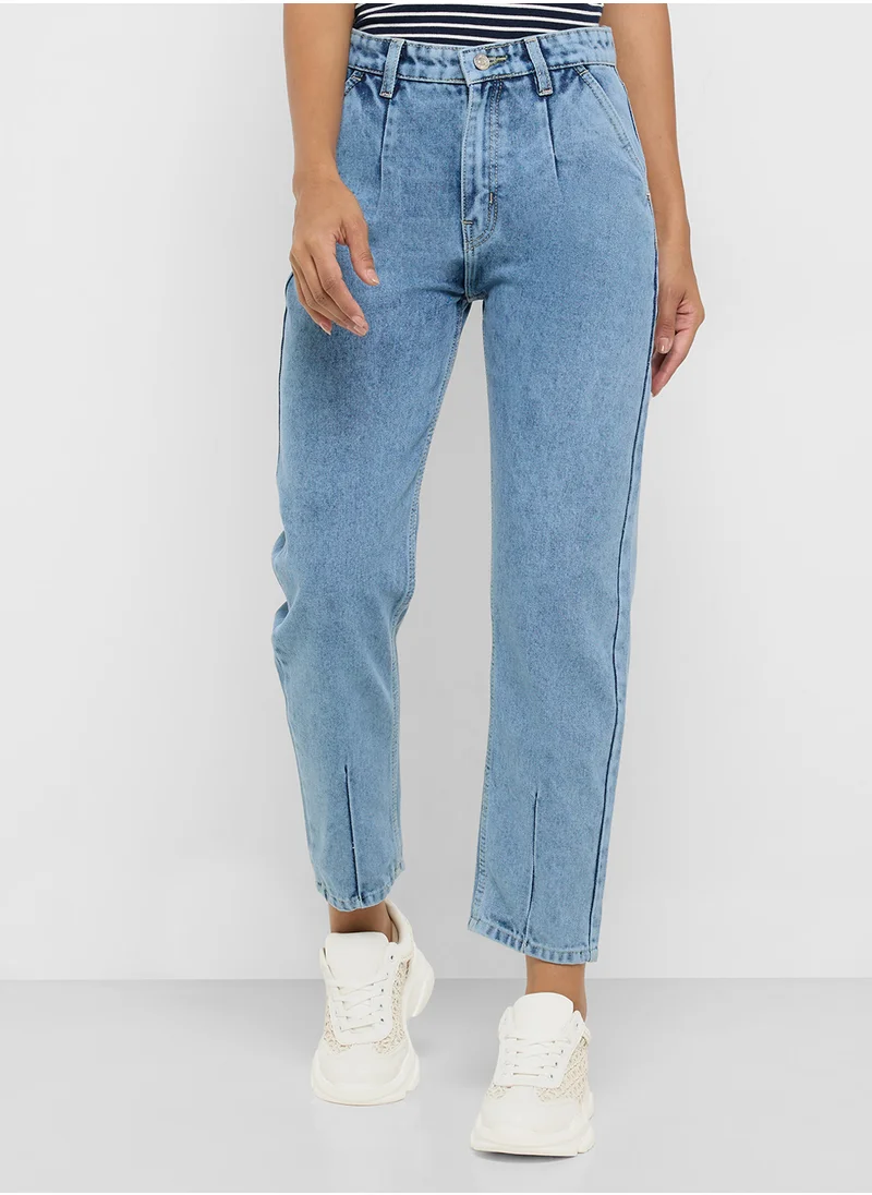 جينجر High Rise Mom Jeans