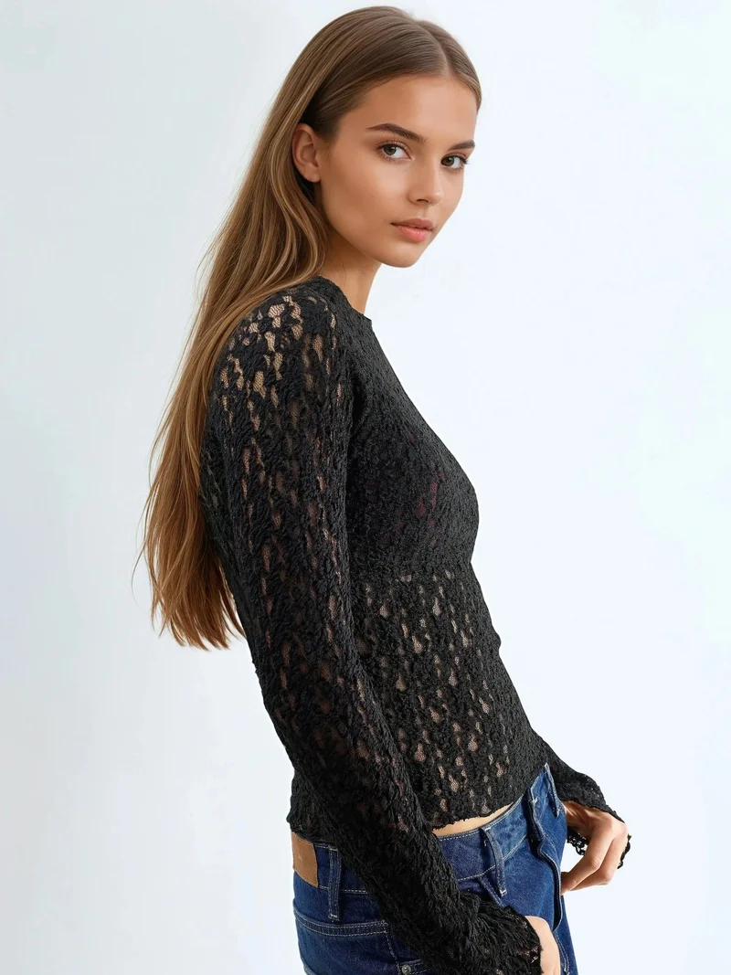 بوسيم BUSEM Lace Slim Fit Crew Neck Blouse