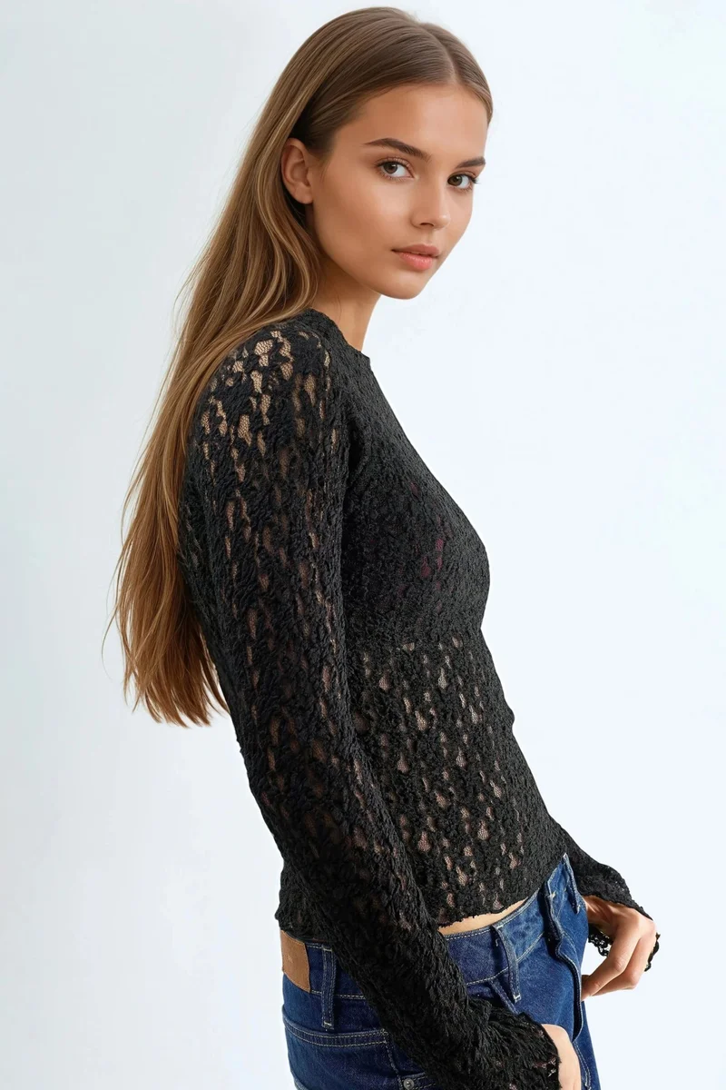 بوسيم BUSEM Lace Slim Fit Crew Neck Blouse