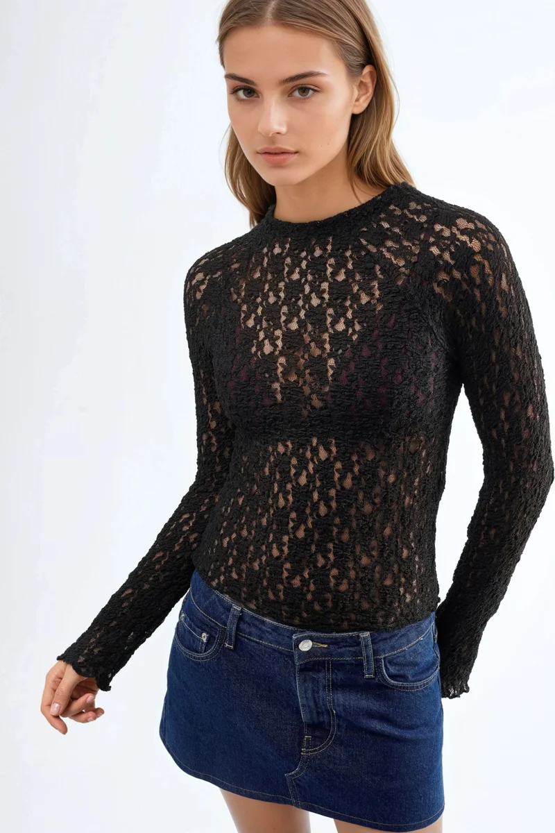 بوسيم BUSEM Lace Slim Fit Crew Neck Blouse