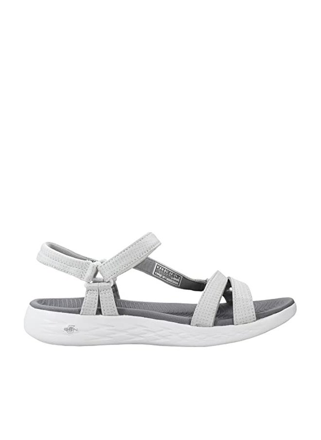 SKECHERS صنادل سكيشرز للنساء أون-ذا-غو 600 - بريق، أبيض/رمادي 10 عريض - Image 1