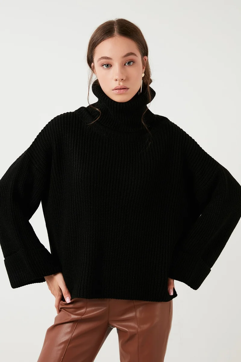 Lela Sweater Women's Sweater 4616001
