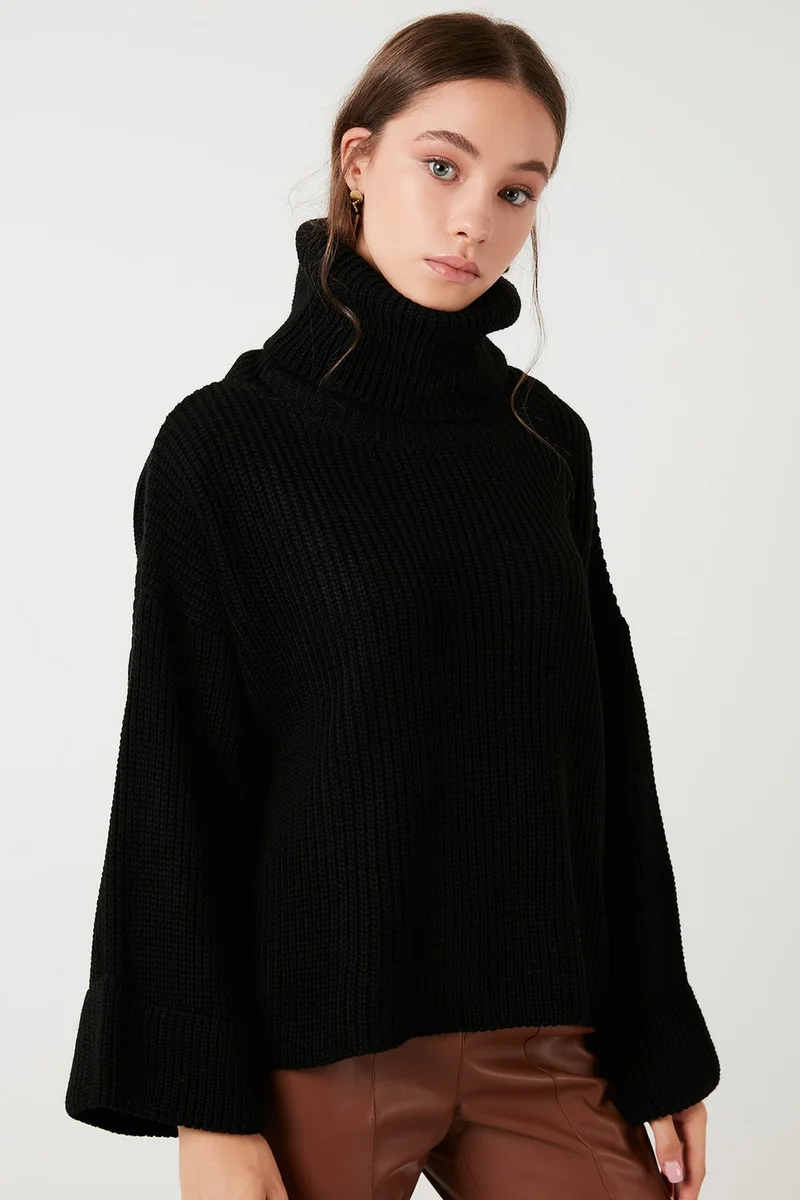 Lela Sweater Women's Sweater 4616001