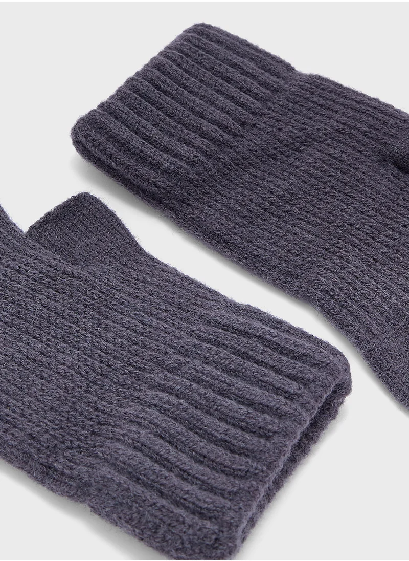 Seventy Five Knitted Half Finger Gloves